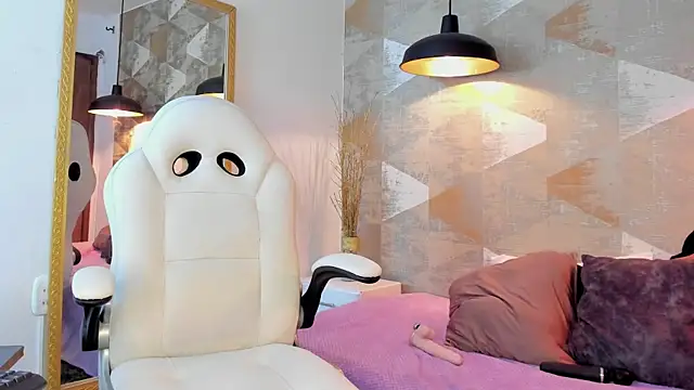 lalilabrunettee - LalilaBrunettee's free webcam - UK Sex Cams