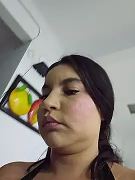 Pretty_Julieta webcam