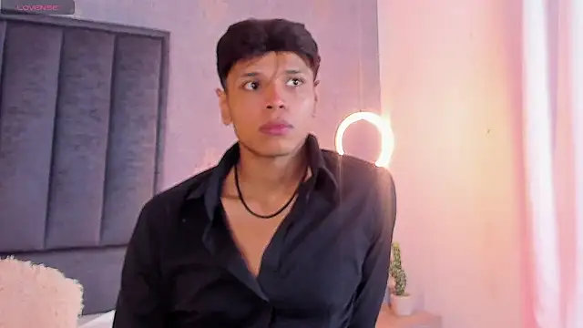 Alejandroo_Montenegro webcam