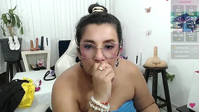 mom_hot__ webcam