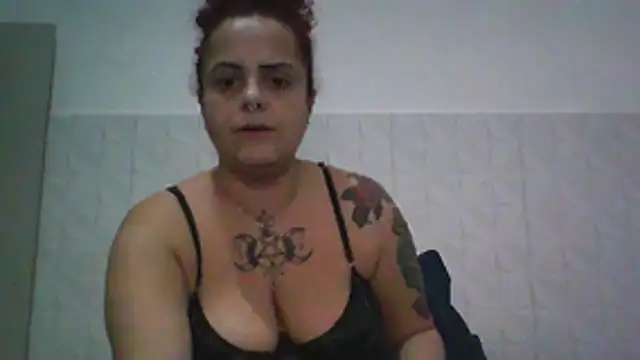 WitchQueen7 webcam