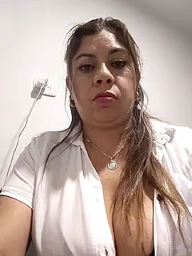 Laura-Hernandez webcam