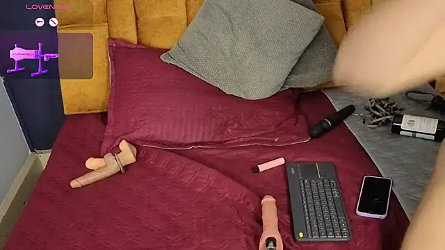 KendraaSimons webcam