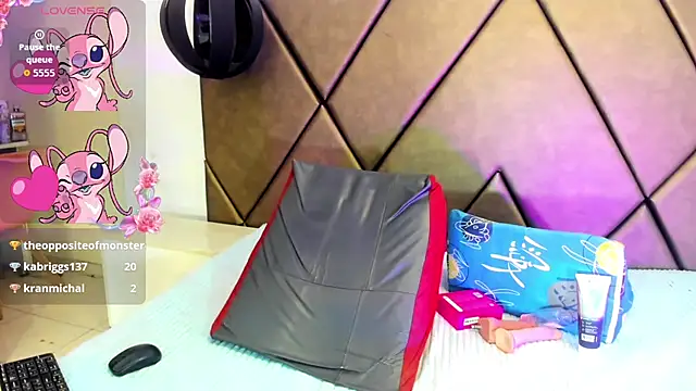 PenelopeGuzman__ webcam