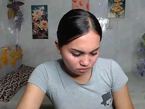 ur_asiankat webcam