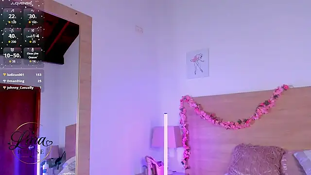 LaraRous webcam