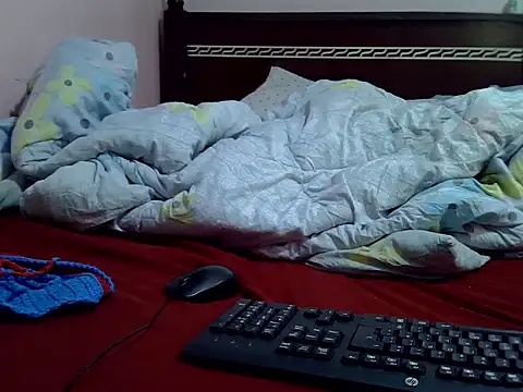 PetitePeachy webcam