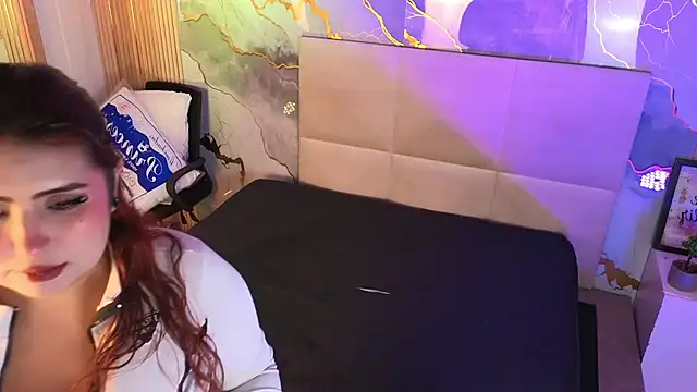 Arii_Stonee webcam