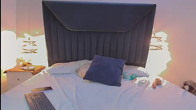 CamilaMoons webcam