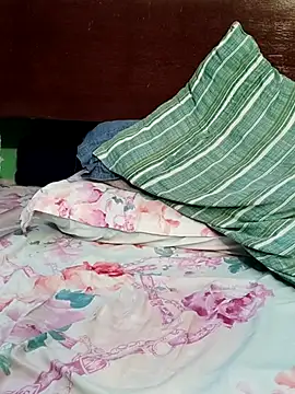 QueenSoreal webcam