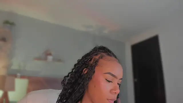 YariRose webcam