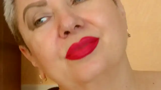 LadyPosh live webcam show