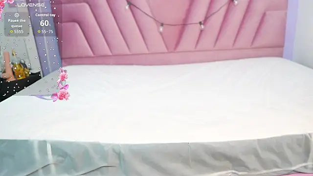 shyblacksweetiee live cam on StripChat