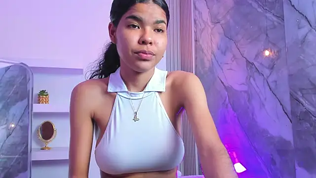 IsabellaMonet webcam