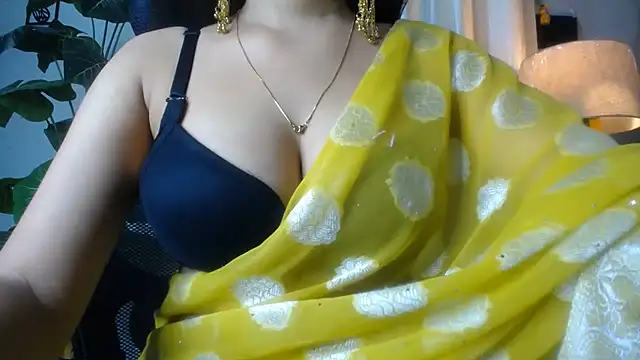 kiara_1122 live cam on StripChat