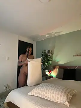 YariRose webcam