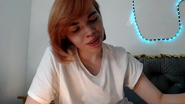 olivka-flower (F young) - Hot sucking dildo show!!!