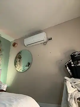 YariRose live webcam show