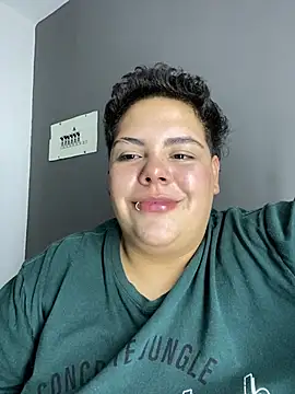 Hailey_Curvy webcam