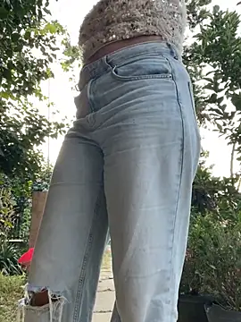 nadiranoor (F young) - Ctrl toy 1 min LT