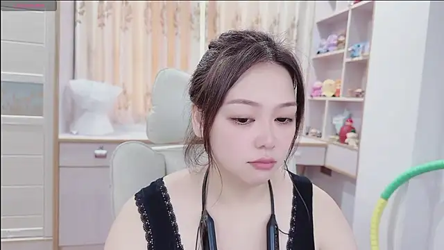 Lcey_66 live cam on StripChat