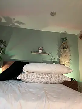 YariRose webcam