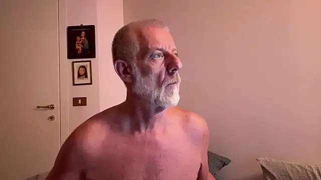 PierPesaroX live cam