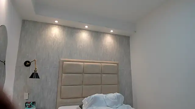 ariaamoon_ - AriaaMoon_'s free webcam - UK Sex Cams