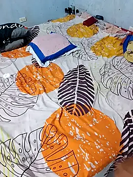 HotwifeLatinCuckoldCouple live cam