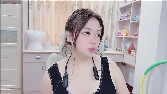 Lcey_66 live webcam