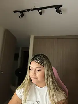lunablossom_ live cam