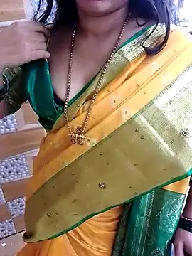 Komal_Bhabhi4u live cam on StripChat