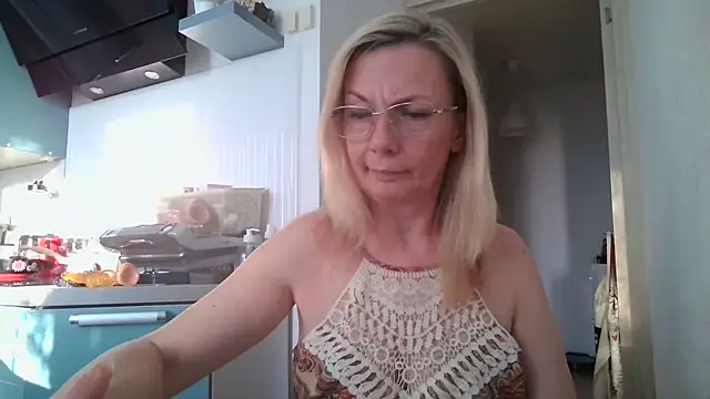 sweetmurrr (F mature) - caress pussy with fingers