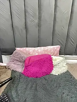 LonelyQueenxx25 webcam