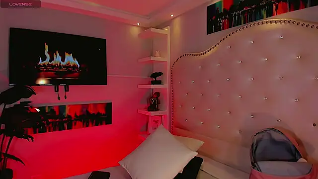 Maia_Hotts webcam