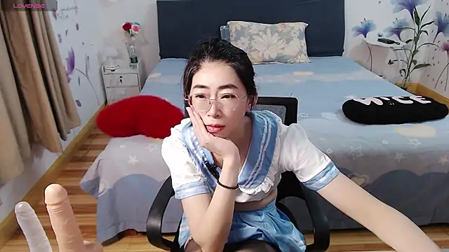 mila-baby-99 webcam