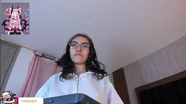 Molly_A webcam