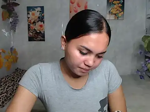 ur_asiankat webcam