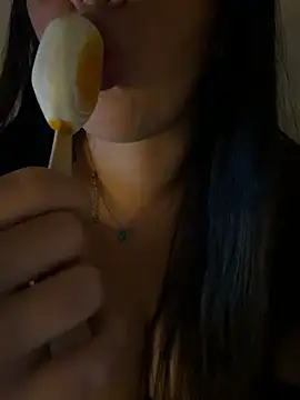 NiaBeurette webcam