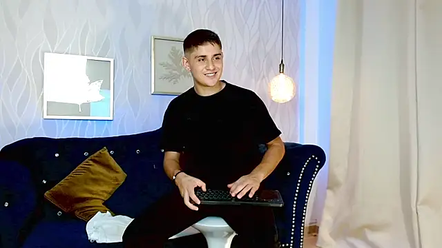 eliancruzz - ElianCruzz's free webcam - UK Sex Cams