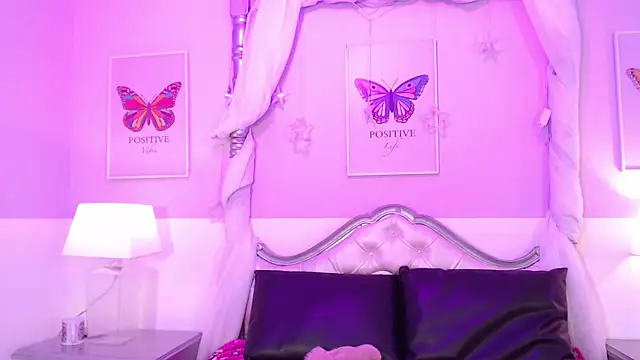 Karolay_Rose webcam