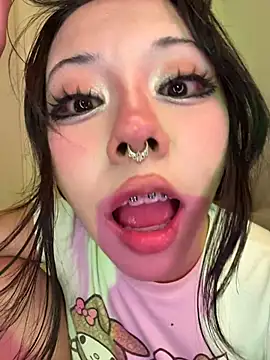 kitty_yukimura (F teen) - naked xdance