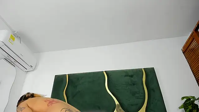 noa_roseasm webcam