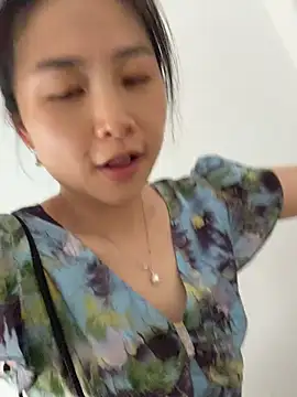 iridessa- (F milf) - 全裸跳舞
