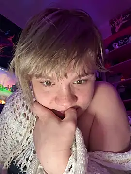 cutiepiespanks (F young) - 💦✨Sneaky Squirt Outside✨💦