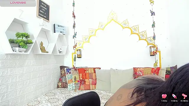 LadyNahir live cam