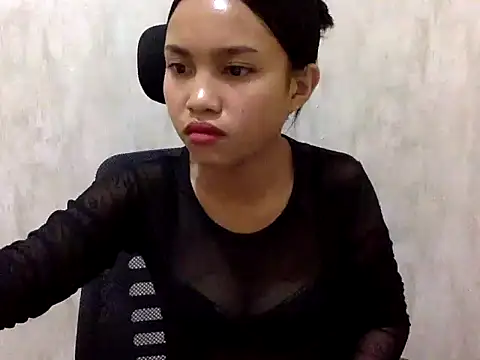 Urasianfantasy19 live cam on StripChat