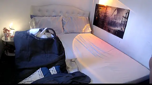 NinaDOM4CUM webcam
