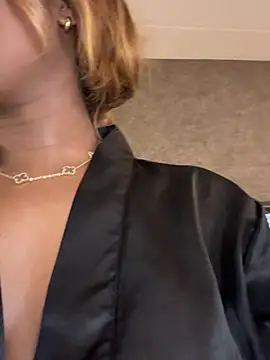 alisonn_moon webcam