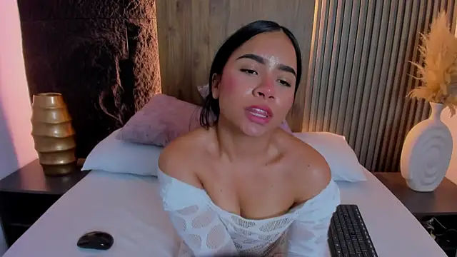 carla_smellie live cam on StripChat